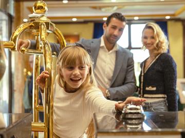 HOLIDAY PACKAGE - ARMISTICE DAY